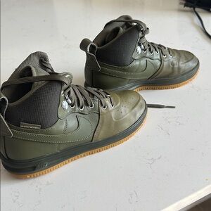 Nike Air Force 1 High Olive Sneakers used (see pics) 6.5Y Boy / 8.5 women